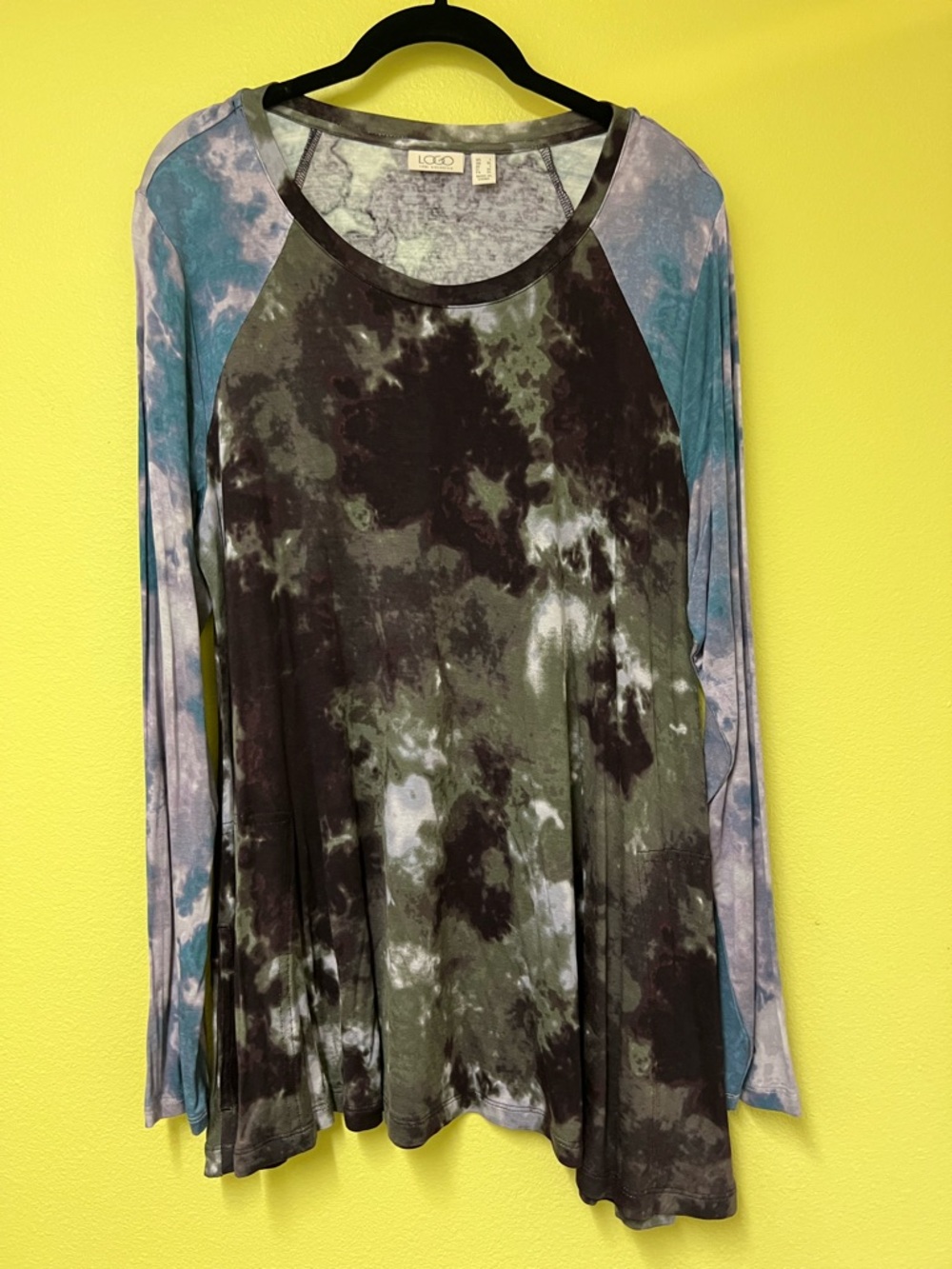 LOGO by Lori Goldstein Tie-Dye Long Sleeve Swing Top - Green/Blue/Black